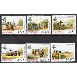 MOZAMBIQUE SCOTT 745-750